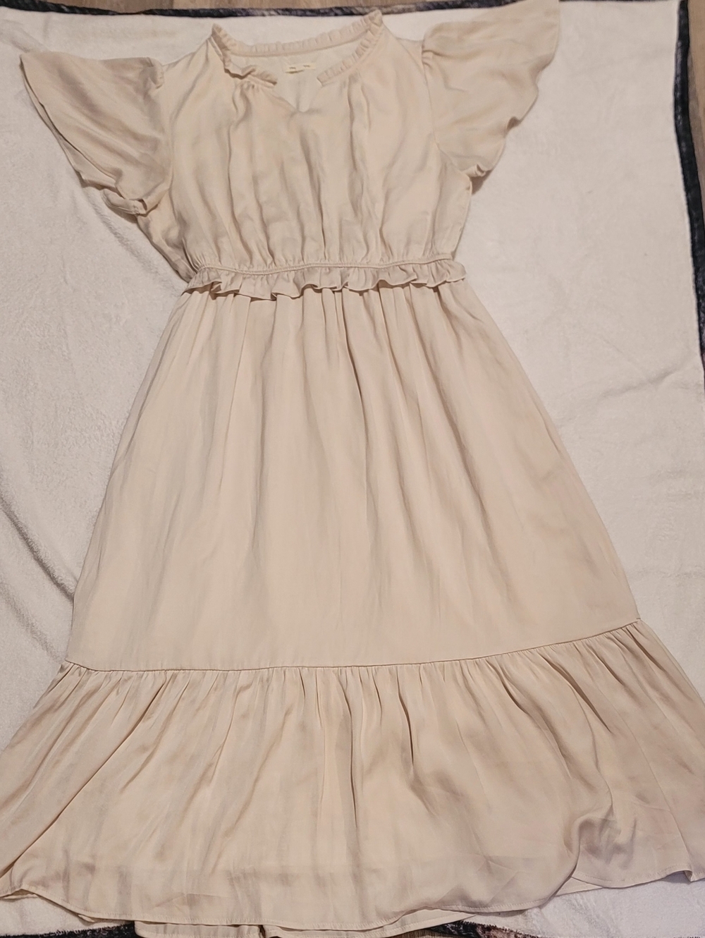Tea n Rose Creamy, Silky Light Maxi Dress with Flowy Sleeves- Boho Chic, Country - Picture 10 of 16